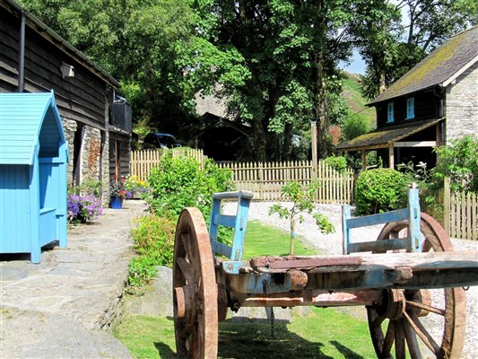 Farmyard Garden at Nannerth Country Holidays